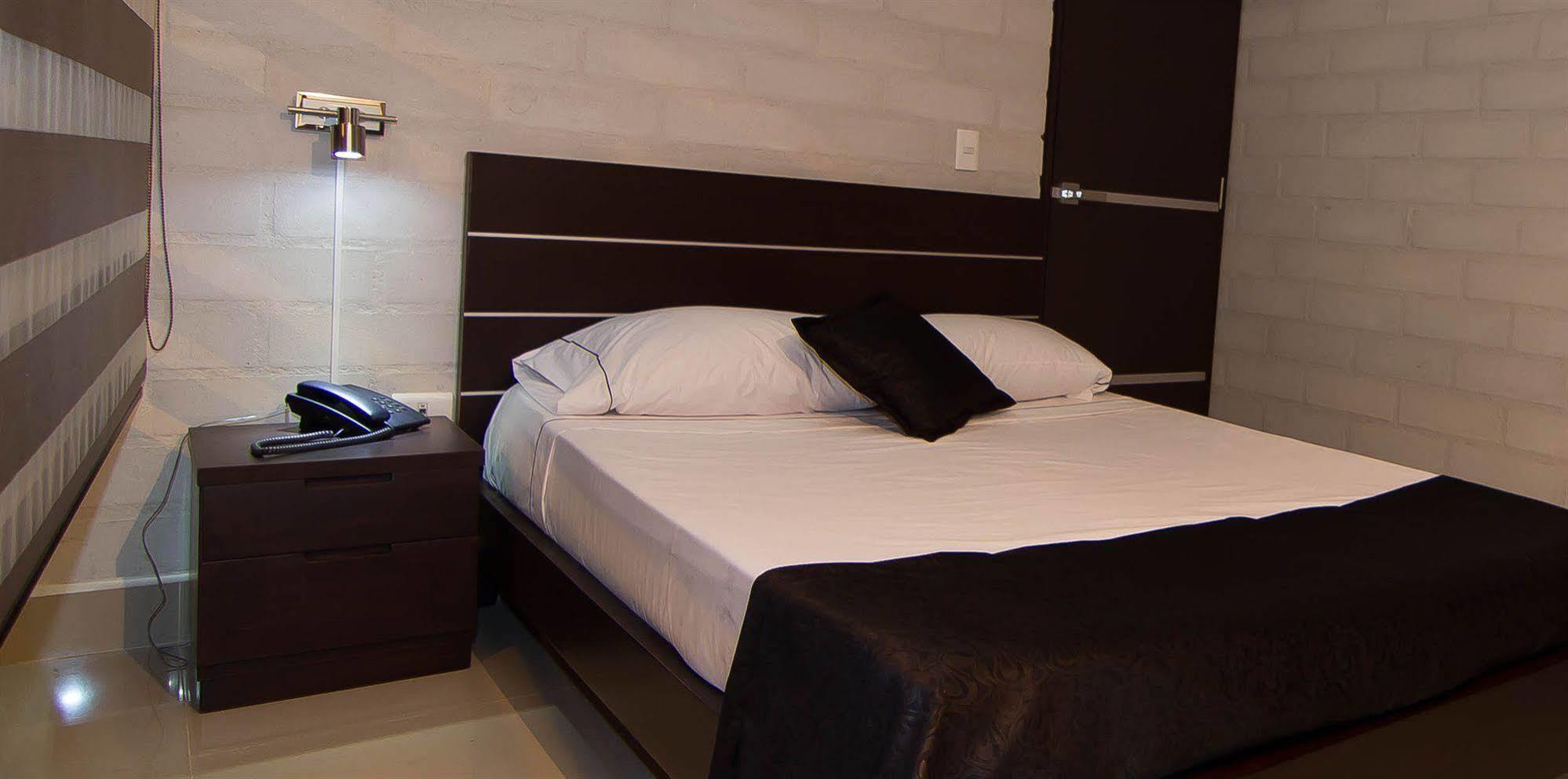 Ayenda 1254 Mi Colombia Hotel Medellin Ngoại thất bức ảnh
