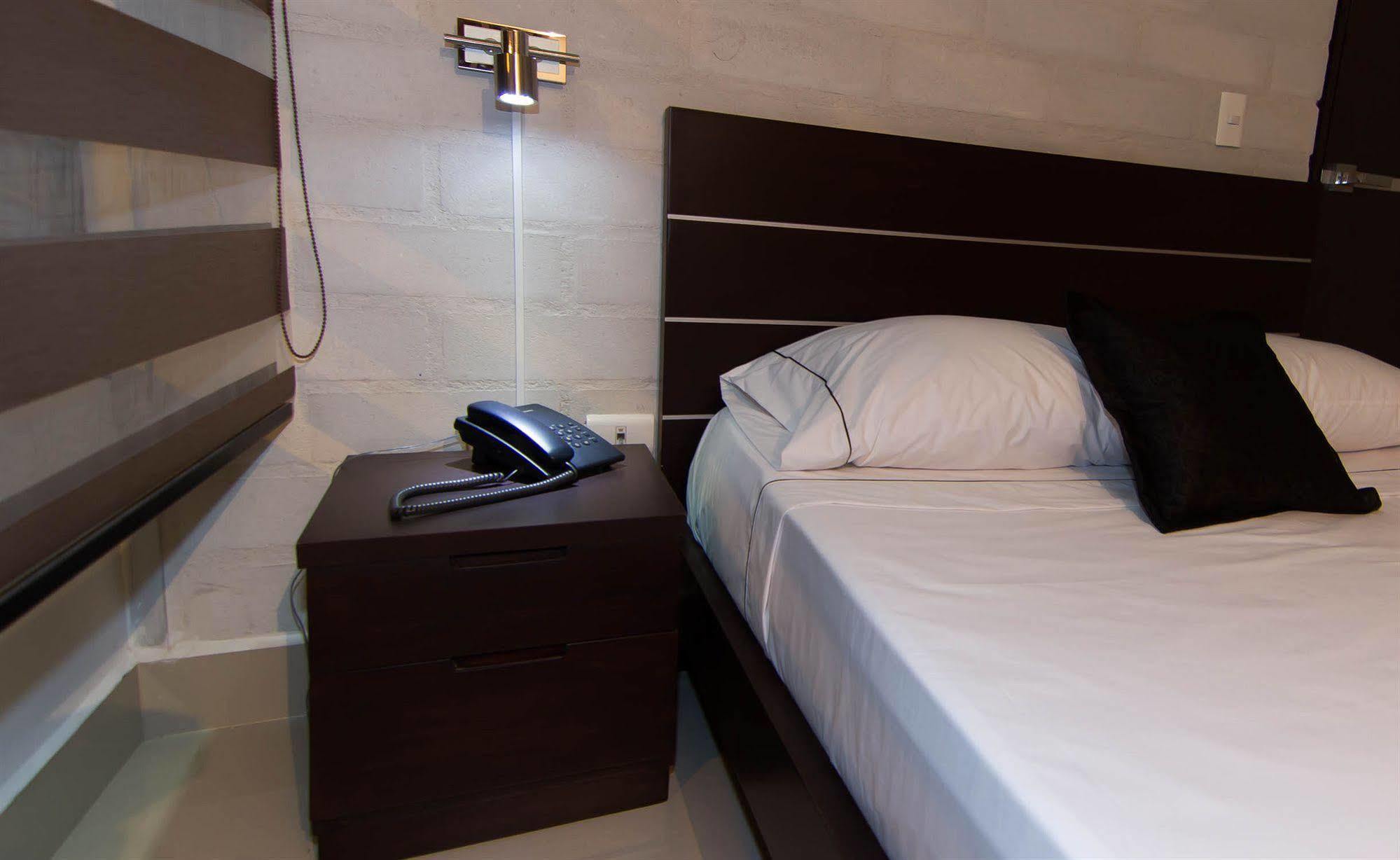 Ayenda 1254 Mi Colombia Hotel Medellin Ngoại thất bức ảnh